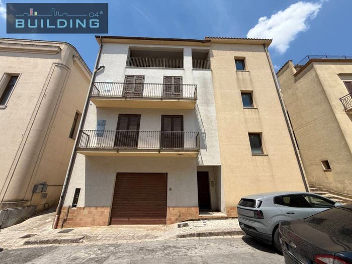 Casa con 6 locali in vendita in Via Garibaldi, Partanna