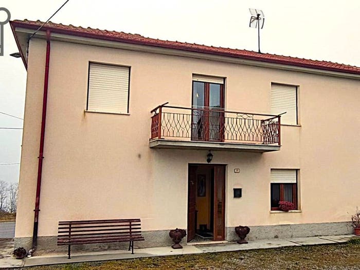 Casa con 6 locali in vendita in Via Roma, Prunetto
