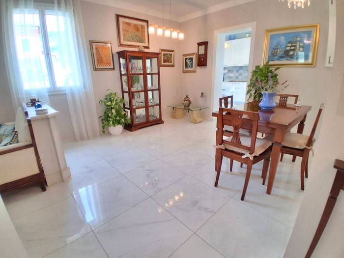 Casa con 6 locali in vendita in Via Sarzanese, Maggiano San Macario, Lucca
