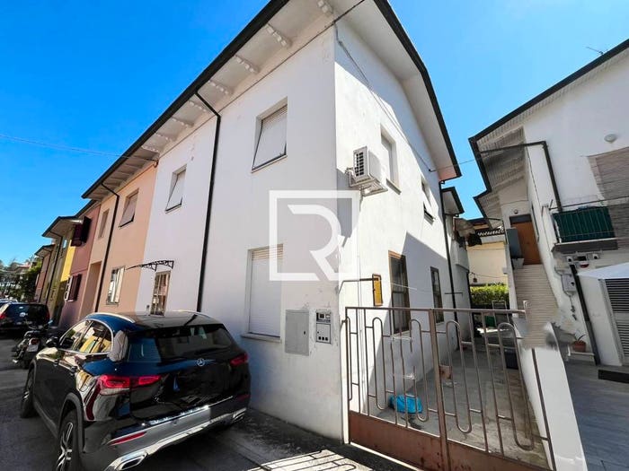 Casa con 5 locali in vendita in Ippodromo, Cesena