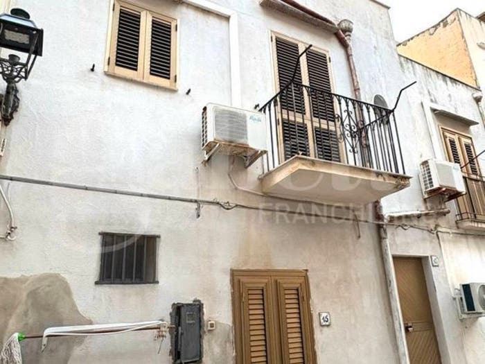 Appartamento quadrilocale in vendita in Via Marcatonio, Centro, Castellammare del Golfo