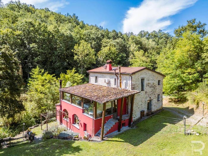Casa con 6 locali in vendita in Via Castello, Monti, Licciana Nardi