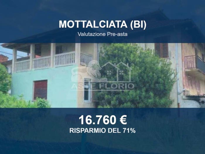 Casa quadrilocale in vendita in Via Martiri della Libertà, Centro, Mottalciata