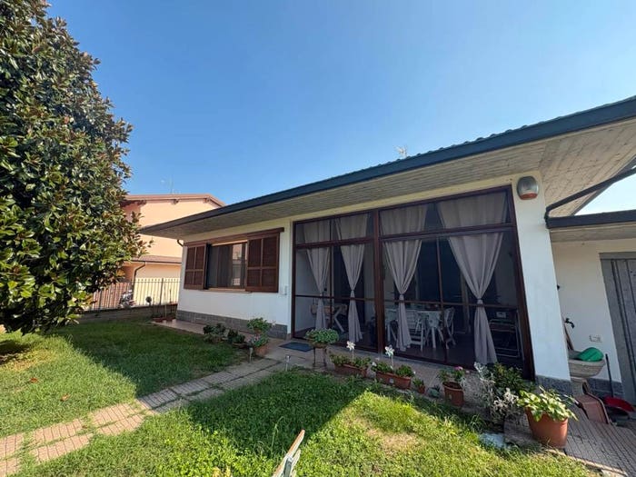 Casa trilocale in vendita in Via Chiesa, Magherno