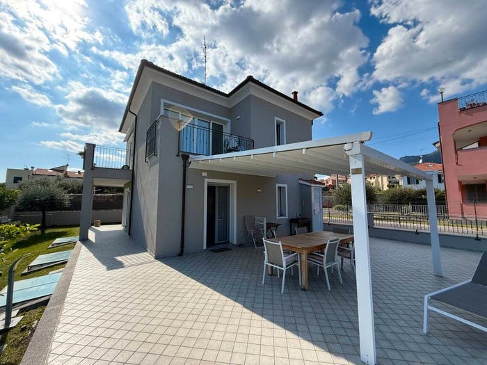 Casa con 6 locali in vendita in Via Giacomo Matteotti, Centro, Loano