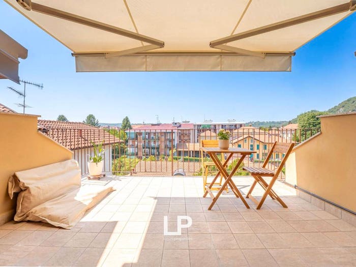 Casa bilocale in vendita in Via Roma, Centro, Arona