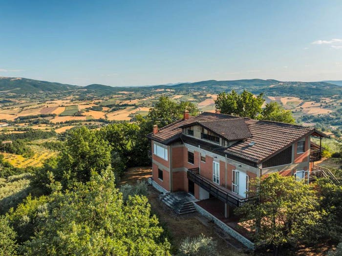 Appartamento con 6 locali in vendita in Via Col Ventoso, Gualdo Cattaneo