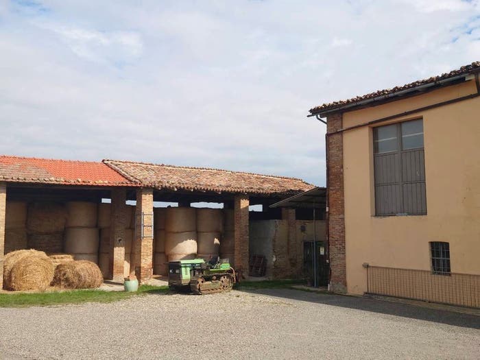Casa con 6 locali in vendita in Località Belvedere Sariano, Gropparello