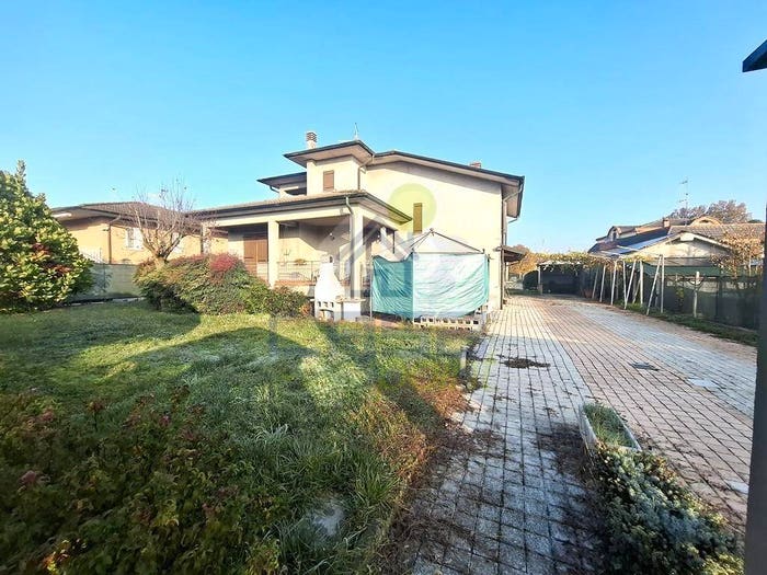 Casa con 6 locali in vendita in VIA NUOVA, Centro, Caorso