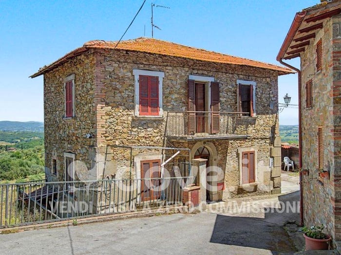 Casa con 6 locali in vendita in Via delle Puglie, Fontignano, Perugia