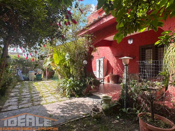 Casa trilocale in vendita in Viale Colle Romito, Colle Romito, Ardea