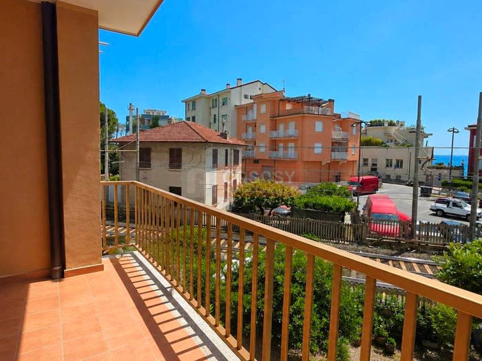 Appartamento trilocale in vendita in Via Cantore, Centro, Bordighera