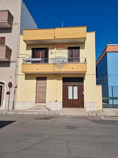 Casa con 5 locali in vendita in Via Fontana, Salice Salentino