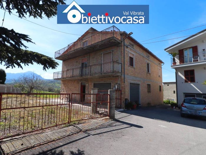 Casa con 6 locali in vendita in Palazzesi, Civitella del Tronto