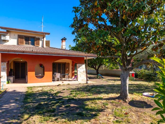 Casa con 6 locali in vendita in Somaschi Fontana di Papa Ginestreto, Ariccia