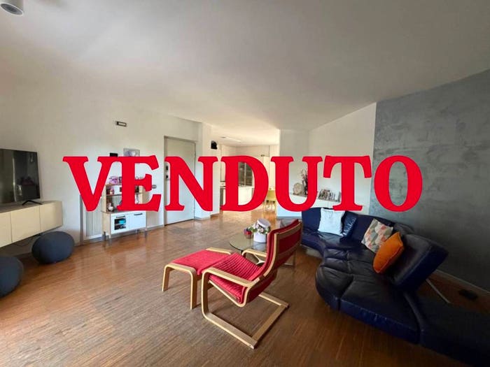 Appartamento quadrilocale in vendita in Via Giacomo Leopardi, Lusciano