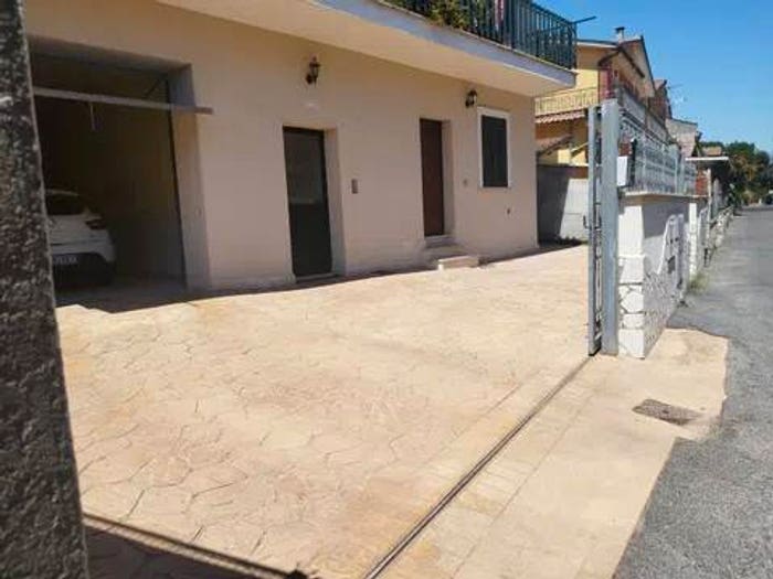 Appartamento trilocale in vendita in Via Montello, Carchitti, Palestrina