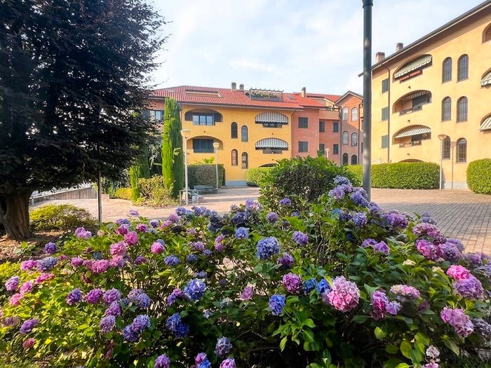 Appartamento con 5 locali in vendita in Via Romagna, Cesano Maderno