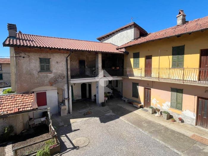 Casa con 6 locali in vendita in VIA SAN GIOVANNI, Centro, Binago