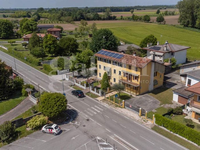 Casa trilocale in vendita in Viale Venezia, Centro, Fossalta di Portogruaro
