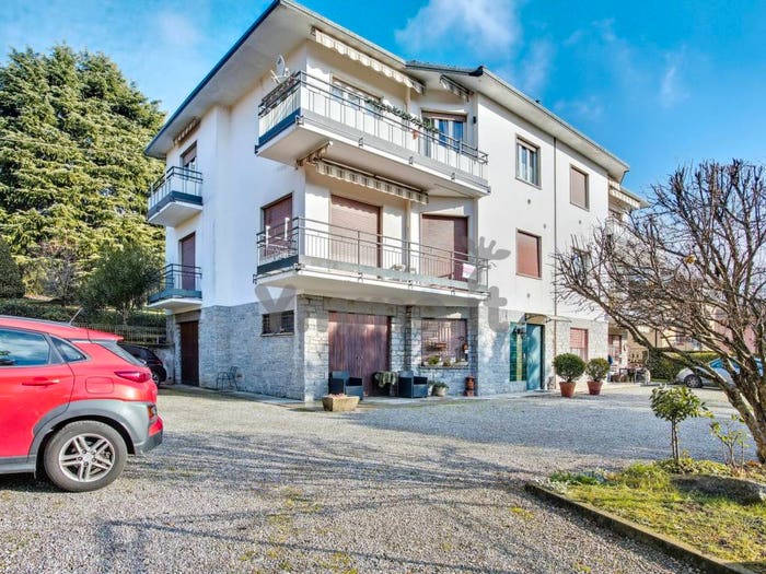 Appartamento trilocale in vendita in Via Milano, Cocquio, CocquioTrevisago