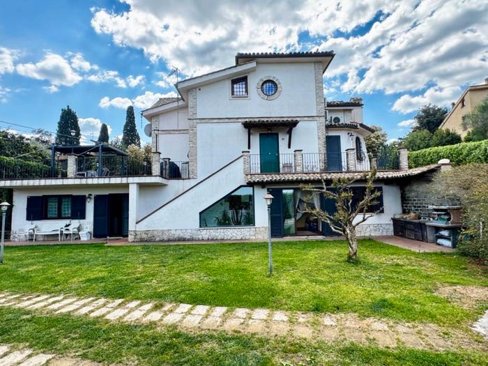 Casa con 6 locali in vendita in Via Monte Caminetto, Monte Caminetto, Sacrofano