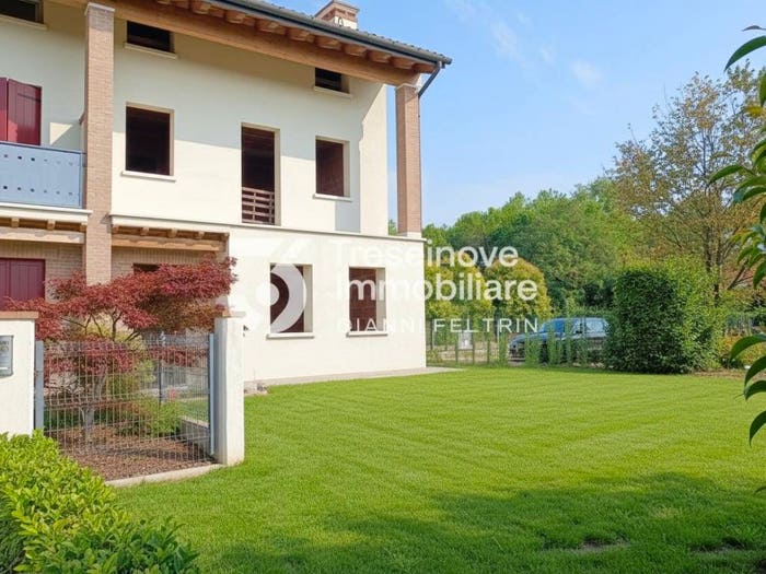 Casa con 6 locali in vendita in Via Luigi Bavaresco, Paese