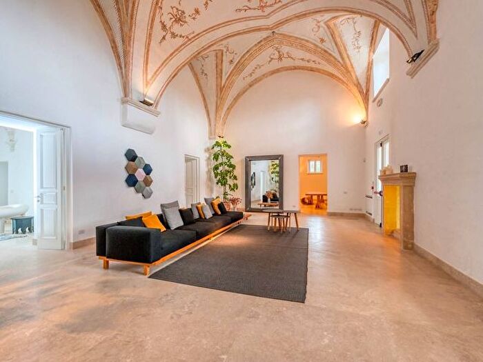 Casa con 15 locali in vendita in Strada Provinciale per Porto Cesareo, Leverano