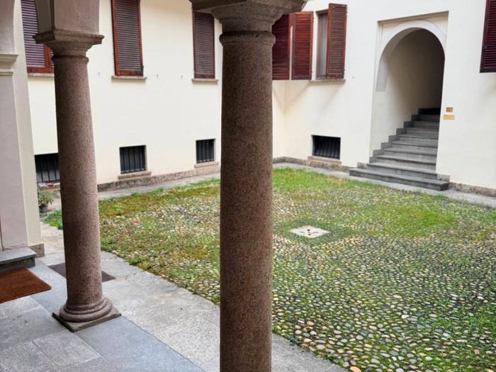 Appartamento bilocale in affitto in Via Ugo Foscolo, Centro Storico, Pavia