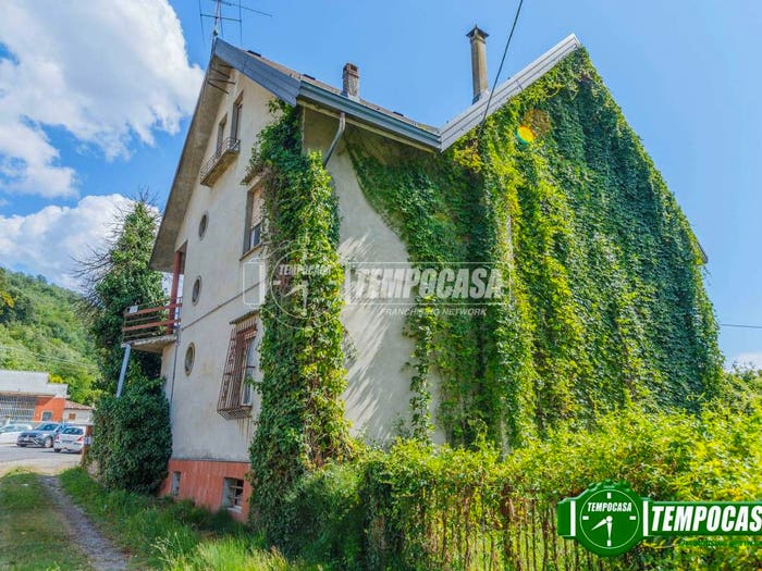 Casa con 6 locali in vendita in SP, Castellana, Gropparello