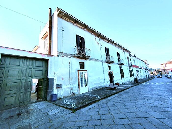 Casa con 6 locali in vendita in Via Raffaele Napolitano, Comiziano