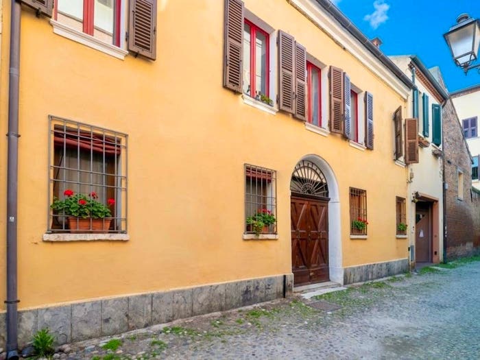 Appartamento trilocale in vendita in Via Zemola, Centro Storico, Ferrara