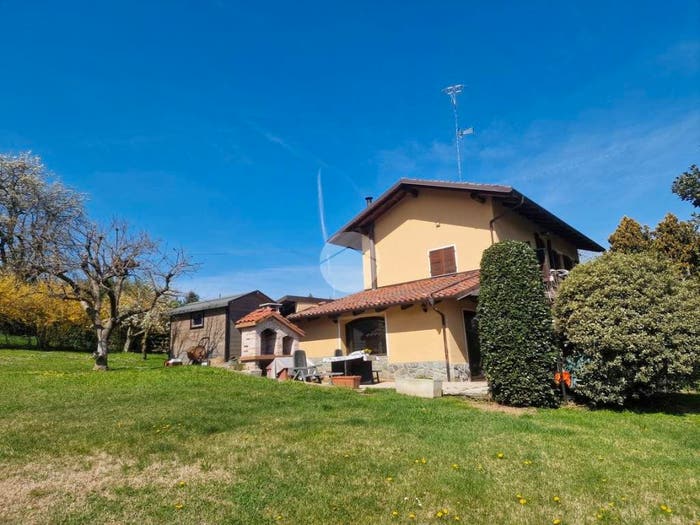 Casa quadrilocale in vendita in Str Madonna di Fey, Centro, Bra
