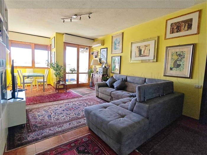 Appartamento quadrilocale in vendita in Via Sorelle Tetrazzini, Serpentara, Roma
