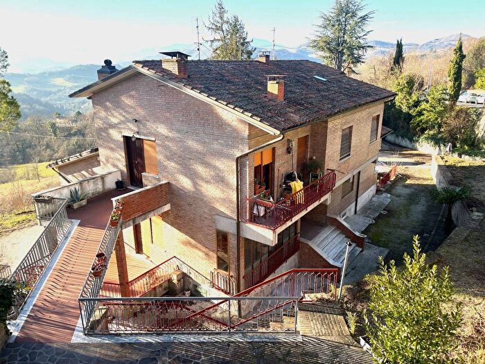 Appartamento con 6 locali in vendita in Via della Stazione, Centro, Urbino
