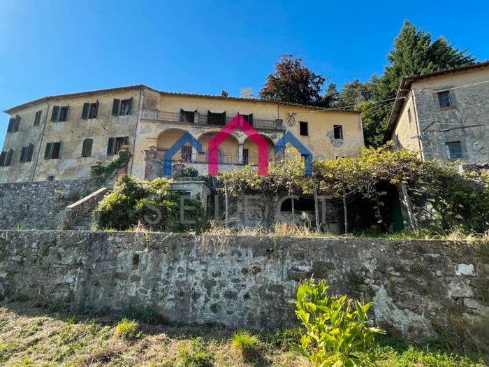 Casa con 6 locali in vendita in Gello, Pescaglia