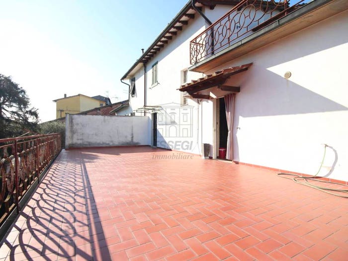 Casa con 6 locali in vendita in Via Pisana, Sant'Angelo, Lucca