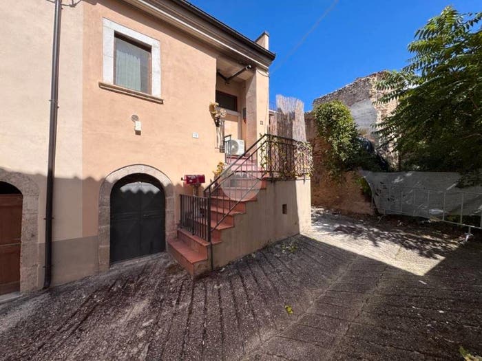 Appartamento trilocale in vendita in VIA DEL SOLE, San Martino, Barisciano