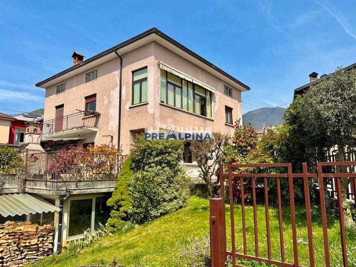 Casa con 6 locali in vendita in Via Ca Antonelli, Centro, Gandino