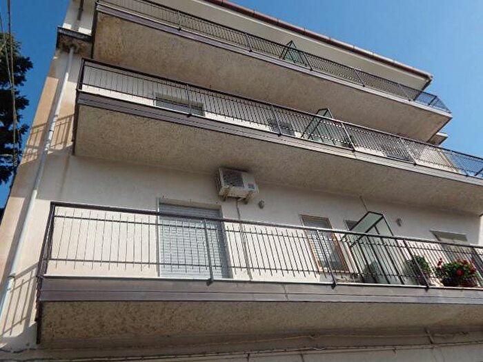 Appartamento bilocale in vendita in Viale delle Rimembranze, Gioiosa Ionica