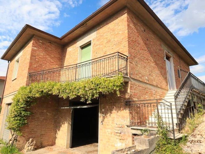 Casa con 6 locali in vendita in Via Lazio, Gracciano, Montepulciano