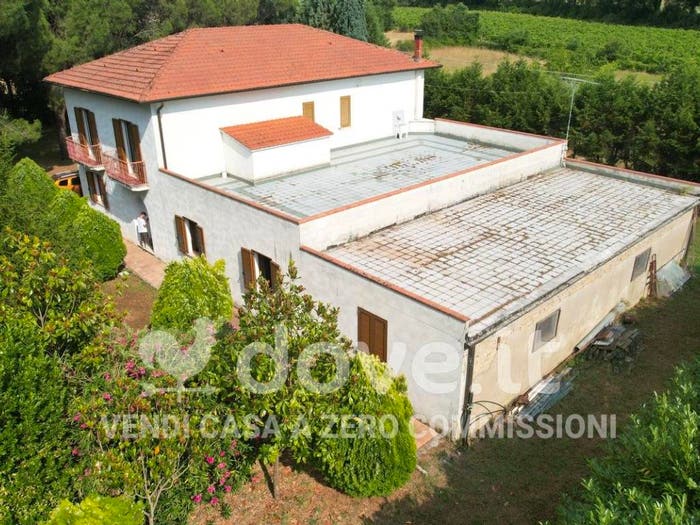 Casa con 6 locali in vendita in Località Orzale, Castiglion Fiorentino
