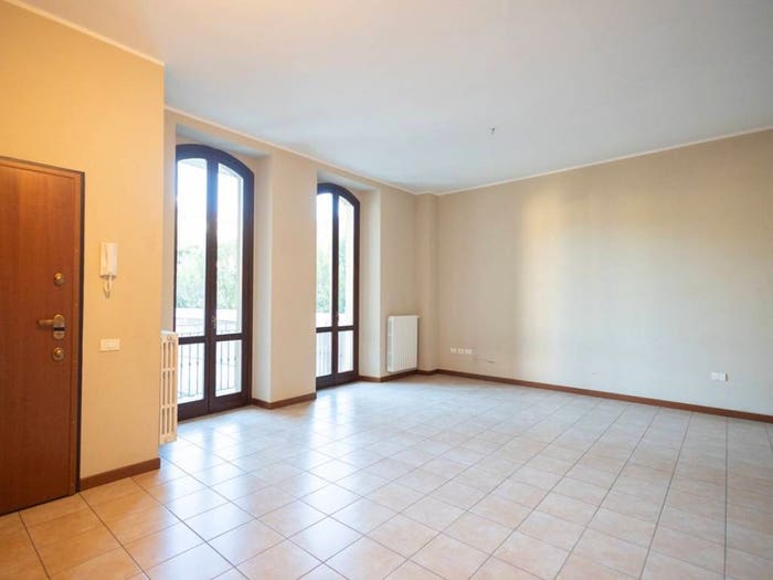 Appartamento trilocale in vendita in Via Giacomo Leopardi, Centro, Erba