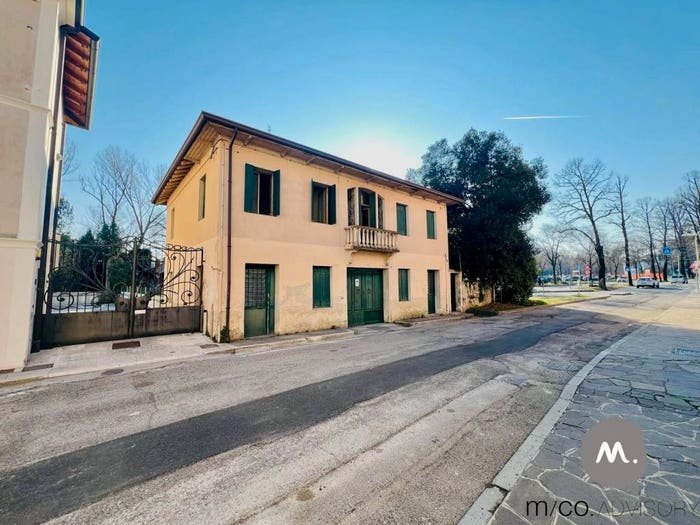 Casa quadrilocale in vendita in Via Codafora, Centro Storico, Pordenone