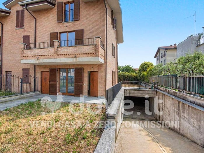 Casa con 6 locali in vendita in Via San Pio da Pietrelcina, Pogliano Milanese