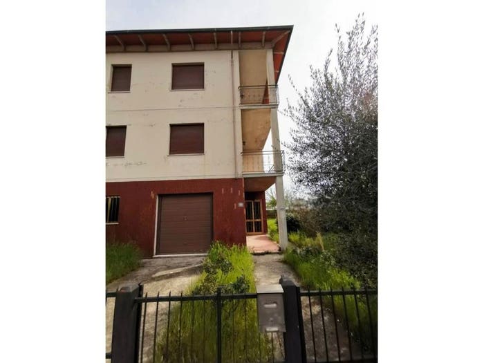 Casa trilocale in vendita in Levanella, Montevarchi