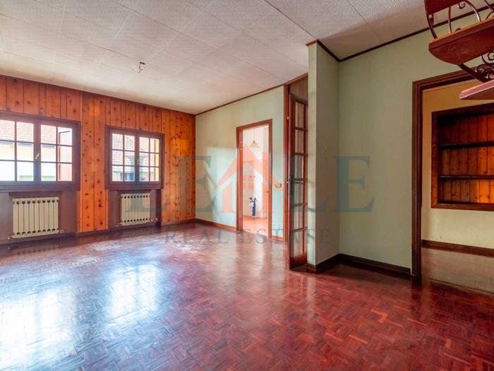 Casa trilocale in vendita in Piazza Camillo Benso di Cavour, Centro, Biandronno