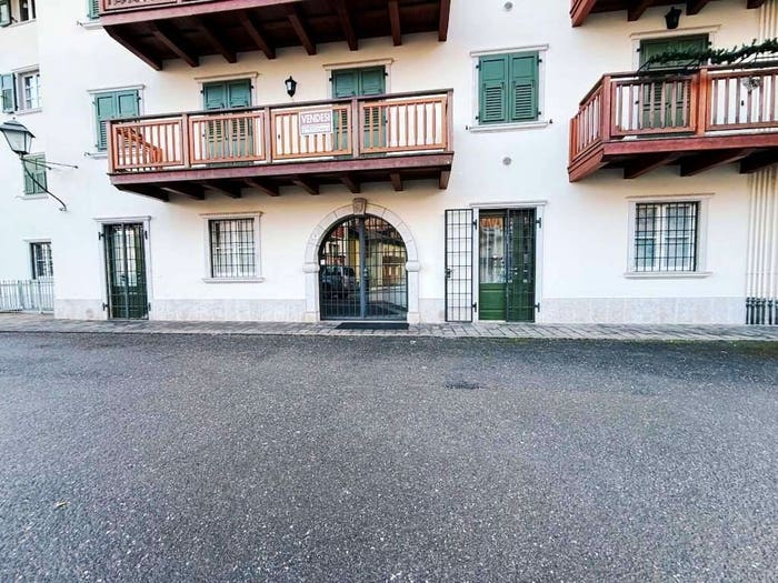 Appartamento quadrilocale in vendita in via Bressadola, Dimaro, Dimaro Folgarida