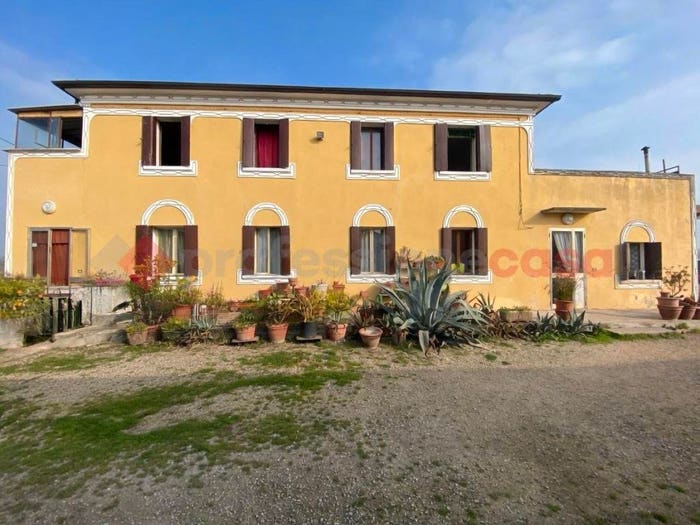 Casa con 6 locali in vendita in Via Felice Chieregato, Badia Polesine