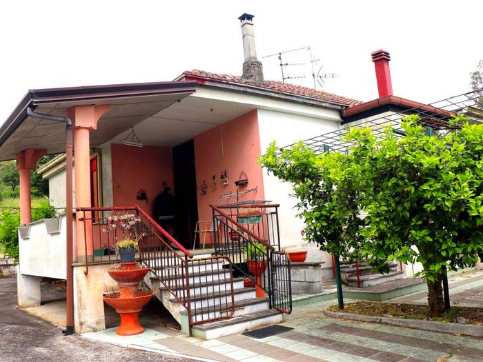 Casa trilocale in vendita in Limatola